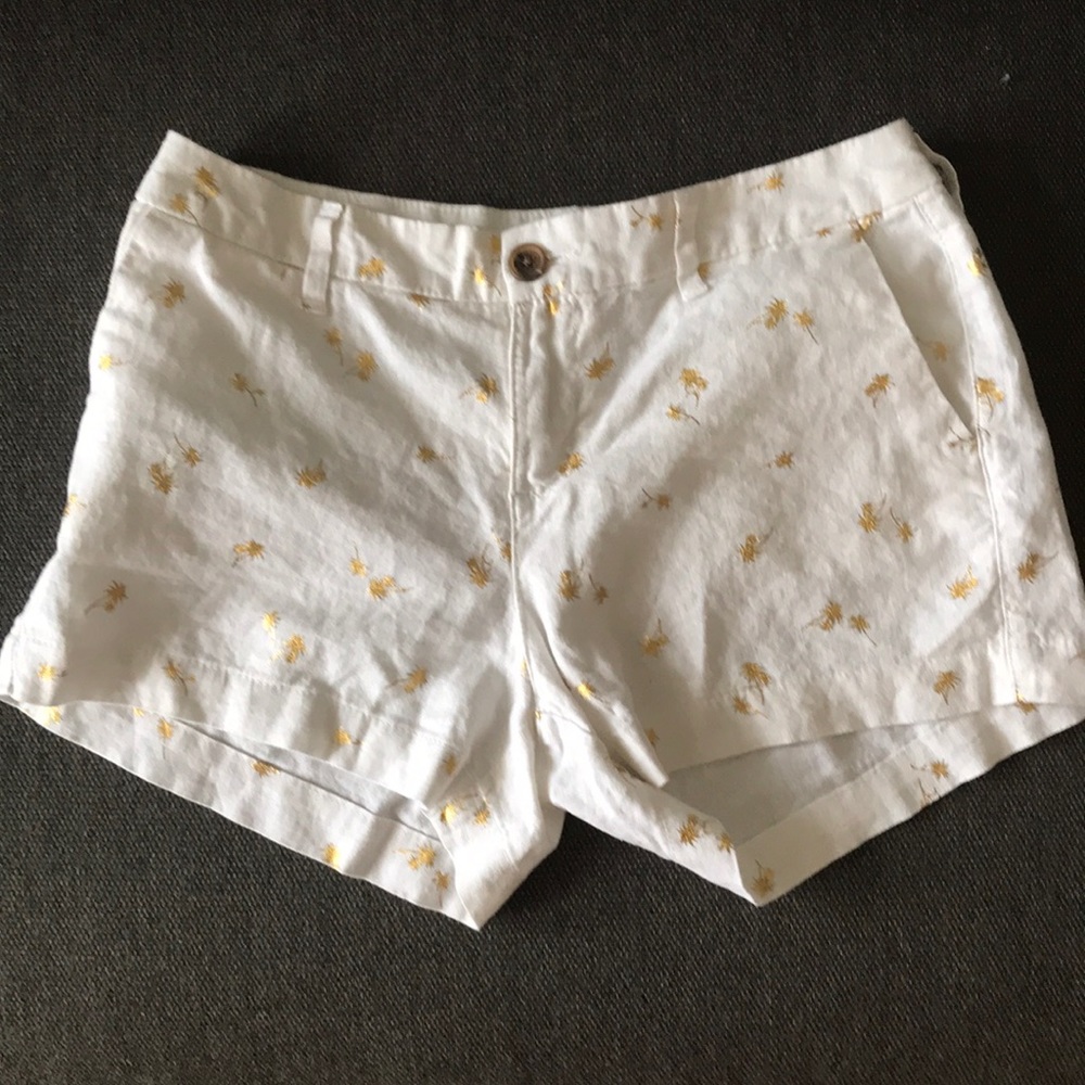 White linen everyday shorts with gold palm trees